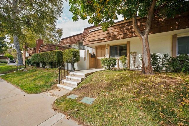 10120 Larwin Avenue 3, Chatsworth, CA 91311
