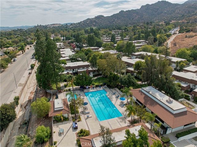 10120 Larwin Avenue 3, Chatsworth, CA 91311