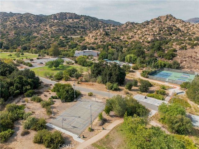10120 Larwin Avenue 3, Chatsworth, CA 91311