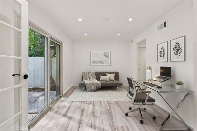10120 Larwin Avenue 3, Chatsworth, CA 91311