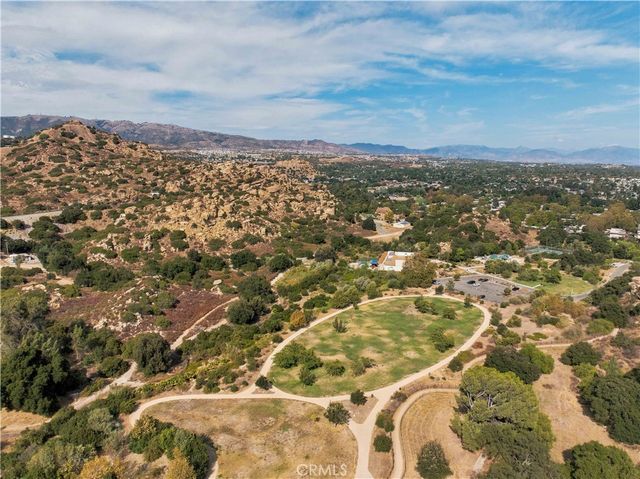 10120 Larwin Avenue 3, Chatsworth, CA 91311