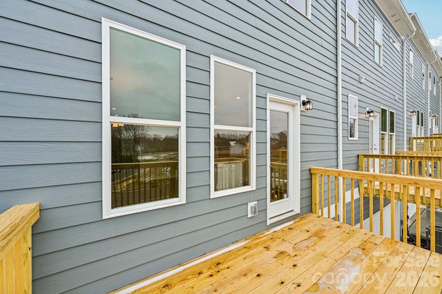 11025 Warfield Avenue 02, Huntersville, NC 28078