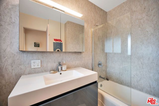 380 Tamarac Drive, Pasadena, CA 91105