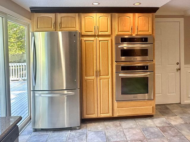 744 Old Barnstable Road, Mashpee, MA 02649