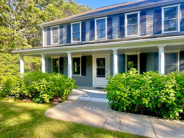 744 Old Barnstable Road, Mashpee, MA 02649
