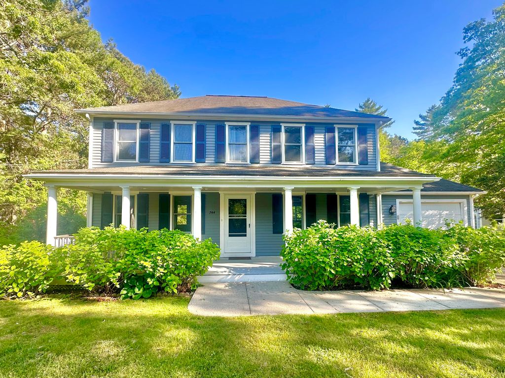 744 Old Barnstable Road, Mashpee, MA 02649
