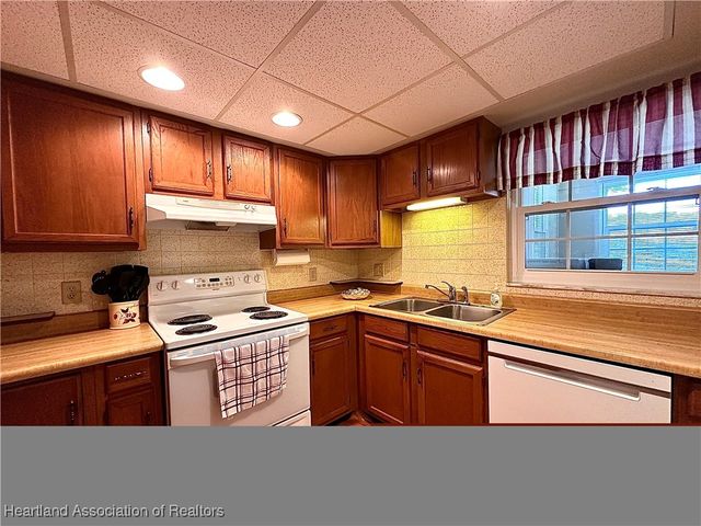 82 Lake Byrd Boulevard, Avon Park, FL 33825