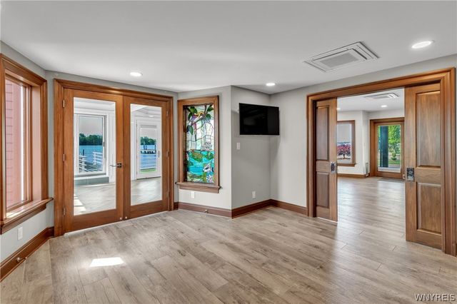 2039 East River Road, Grand Island, NY 14072