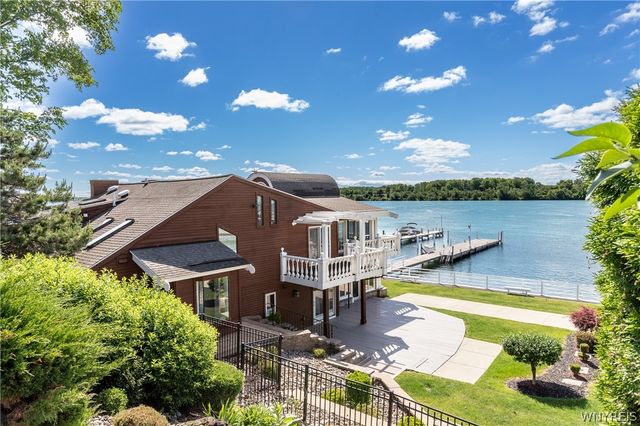 2039 East River Road, Grand Island, NY 14072