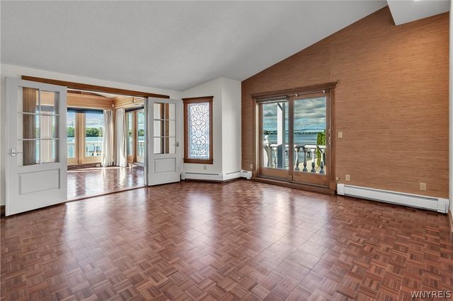 2039 East River Road, Grand Island, NY 14072