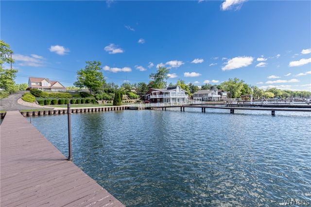 2039 East River Road, Grand Island, NY 14072