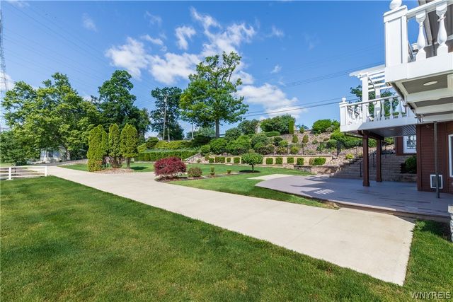 2039 East River Road, Grand Island, NY 14072
