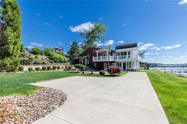 2039 East River Road, Grand Island, NY 14072