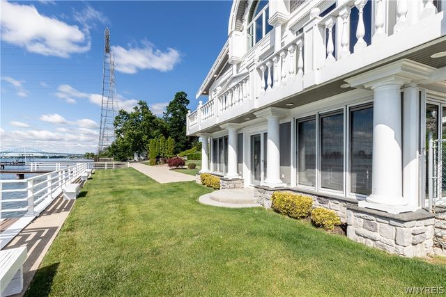 2039 East River Road, Grand Island, NY 14072