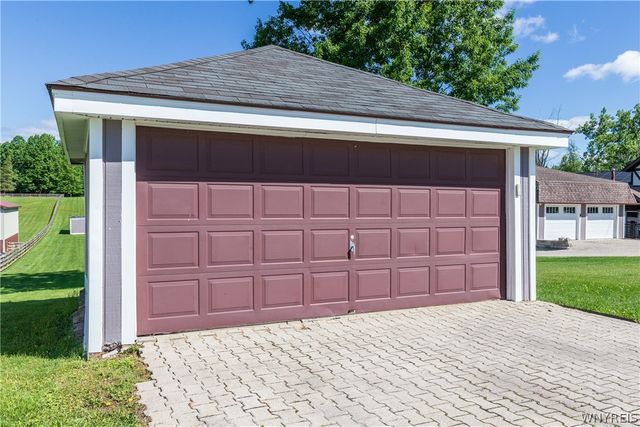 2039 East River Road, Grand Island, NY 14072