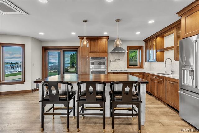 2039 East River Road, Grand Island, NY 14072
