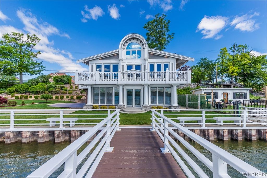 2039 East River Road, Grand Island, NY 14072
