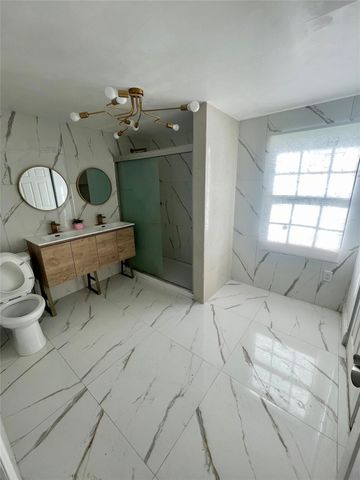 2459 Dewey St, Hollywood, FL 33020