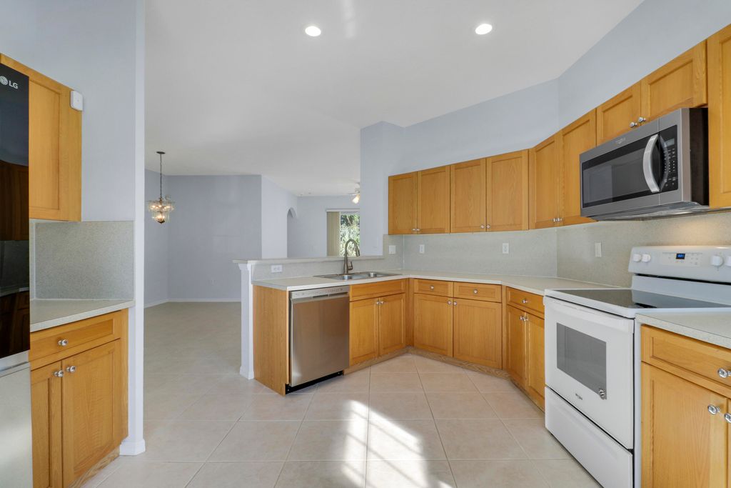 708 SW Rocky Bayou Terrace, Port St. Lucie, Port St Lucie, FL 34986