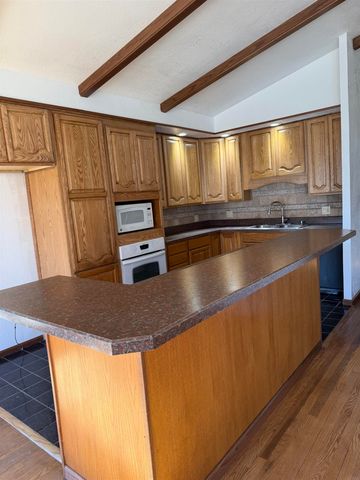 904 MILL Street, Traer, IA 50675