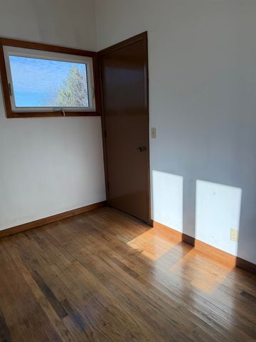 904 MILL Street, Traer, IA 50675