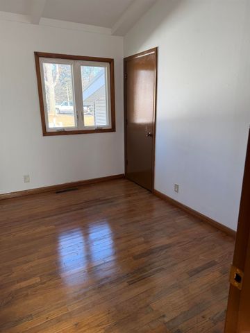 904 MILL Street, Traer, IA 50675