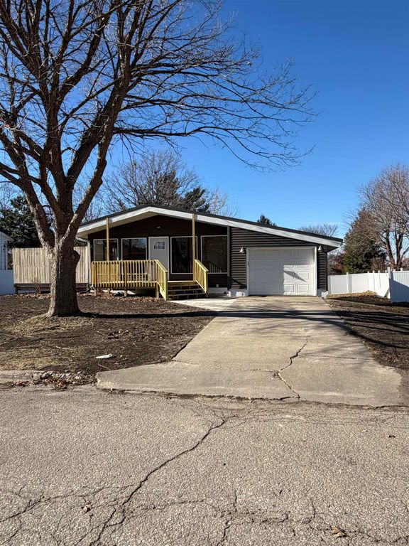 904 MILL Street, Traer, IA 50675