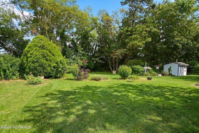 76 Mount Fairweather Lane, Toms River, NJ 08753