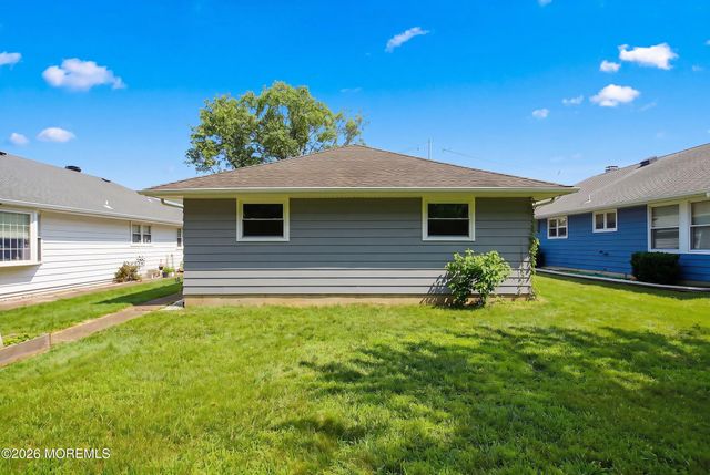 76 Mount Fairweather Lane, Toms River, NJ 08753