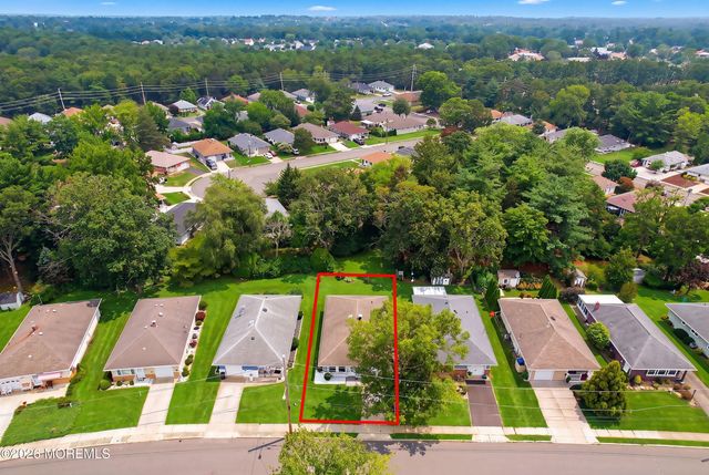 76 Mount Fairweather Lane, Toms River, NJ 08753