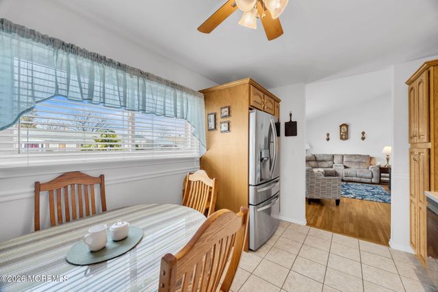 407 Clinton Avenue, Middlesex, NJ 08846