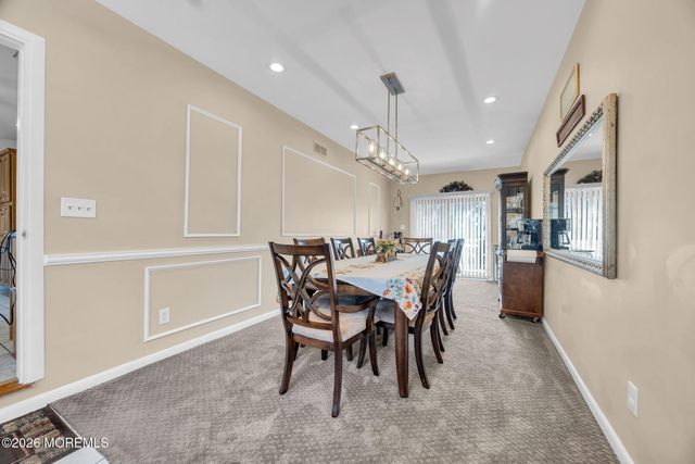 407 Clinton Avenue, Middlesex, NJ 08846