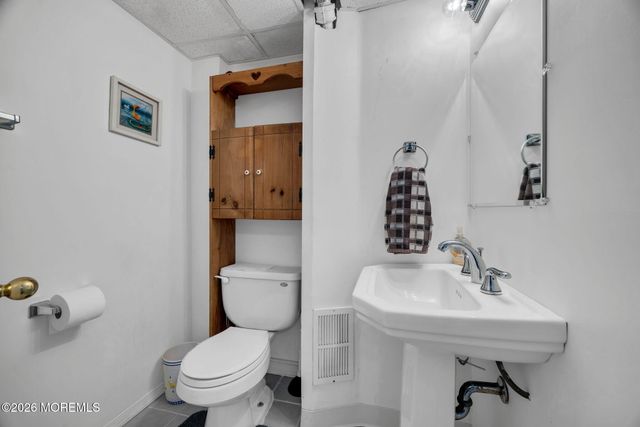 407 Clinton Avenue, Middlesex, NJ 08846