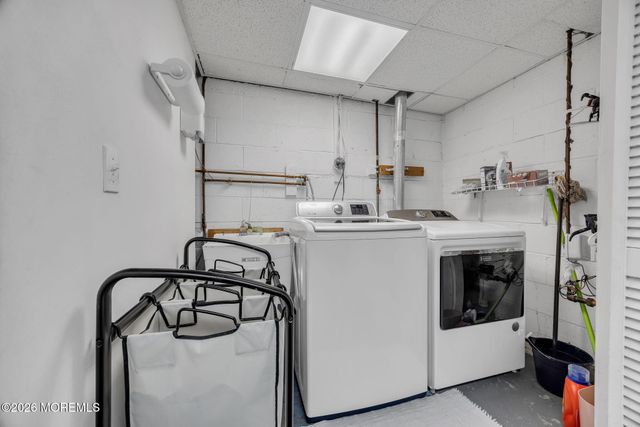 407 Clinton Avenue, Middlesex, NJ 08846