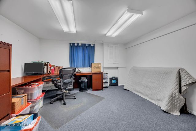 407 Clinton Avenue, Middlesex, NJ 08846