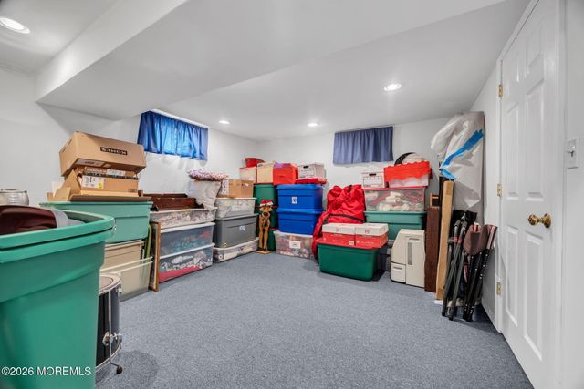 407 Clinton Avenue, Middlesex, NJ 08846