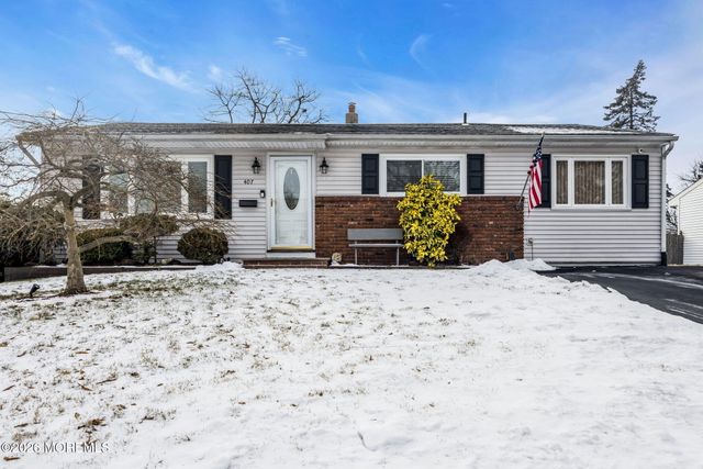 407 Clinton Avenue, Middlesex, NJ 08846