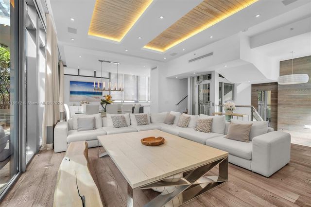 9501 Collins Ave 1, Surfside, FL 33154