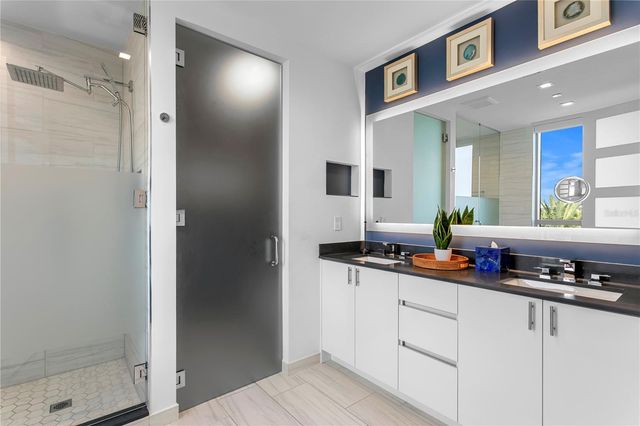 5142 MARINA WAY, Tampa, FL 33611