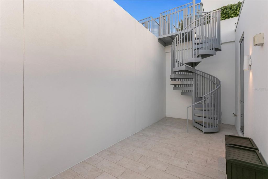 Image 33 of property listing at 5142 MARINA WAY, Tampa, FL 33611