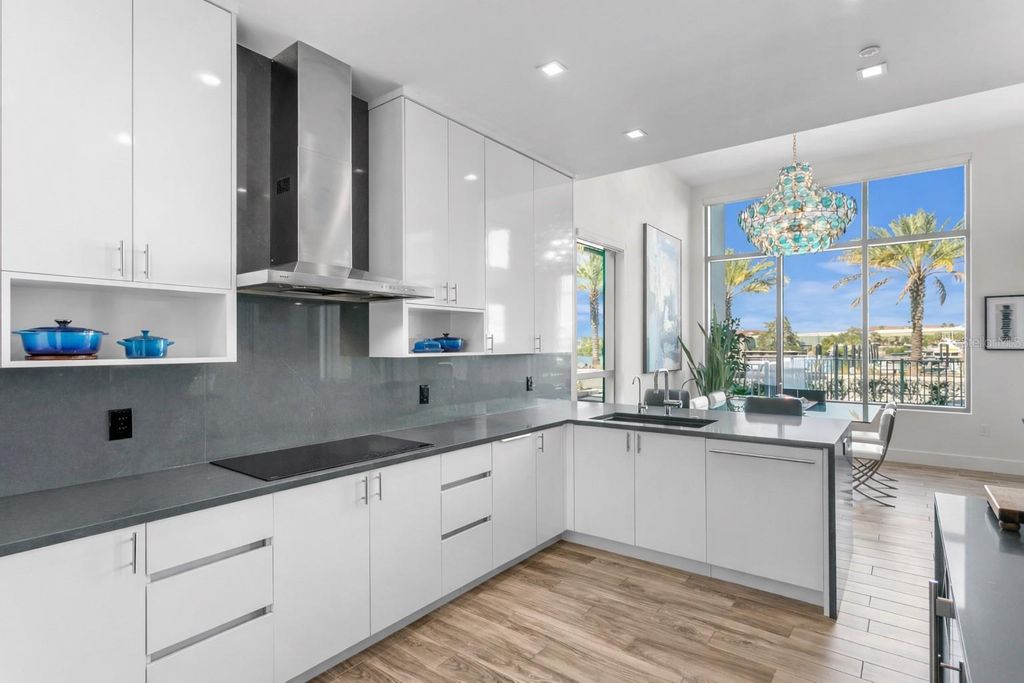 Image 8 of property listing at 5142 MARINA WAY, Tampa, FL 33611