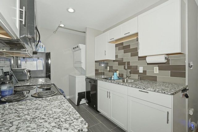 1441 30th AVENUE, Kenosha, WI 53144