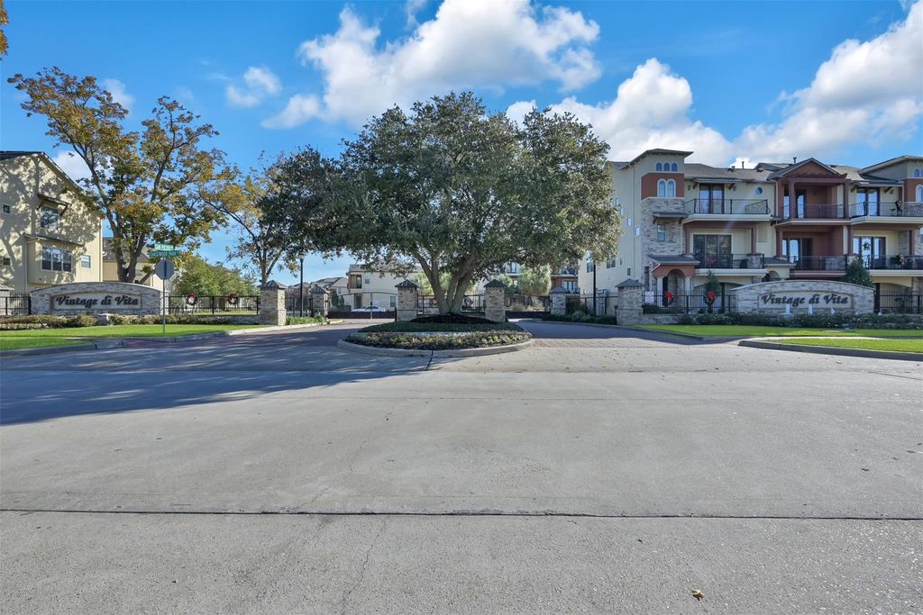 14527 San Pietro Drive, Houston, TX 77070
