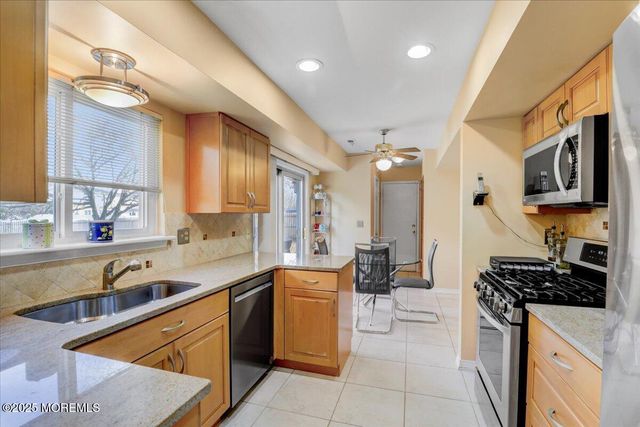 3 Abilene Lane, Manalapan, NJ 07726