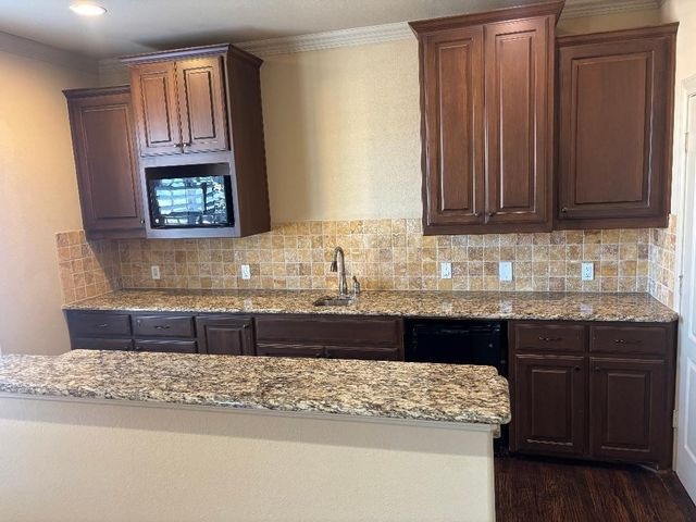 563 Rockingham Drive, Irving, TX 75063