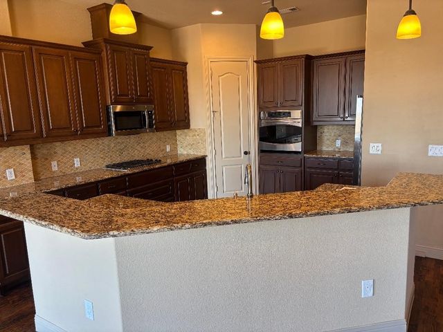 563 Rockingham Drive, Irving, TX 75063