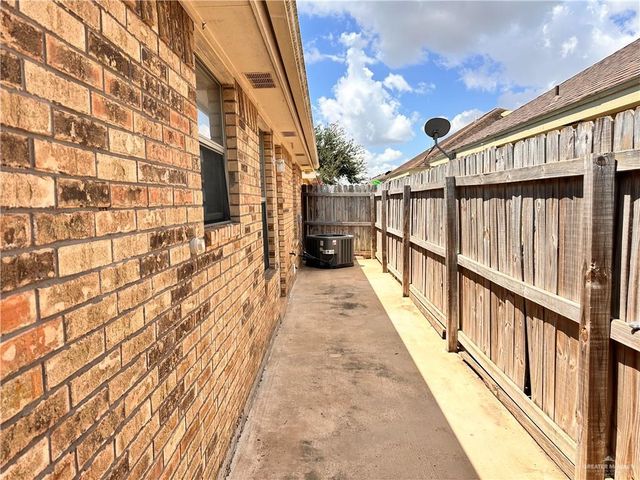 1913 W Western Drive 2, Edinburg, TX 78539