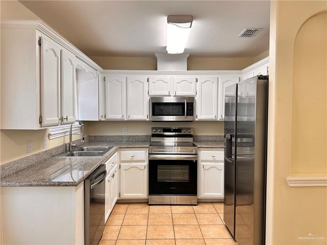 1913 W Western Drive 2, Edinburg, TX 78539