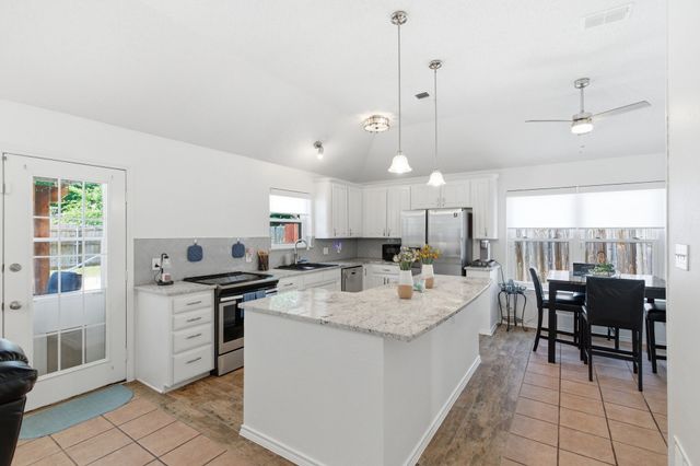 6825 Wooddale Drive, Watauga, TX 76148