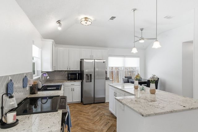 6825 Wooddale Drive, Watauga, TX 76148